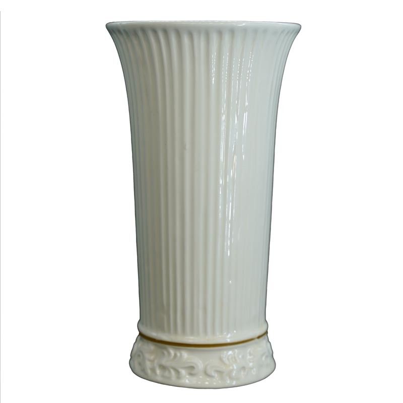 Vaso in Ceramica Bianca con Renna H.19 cm