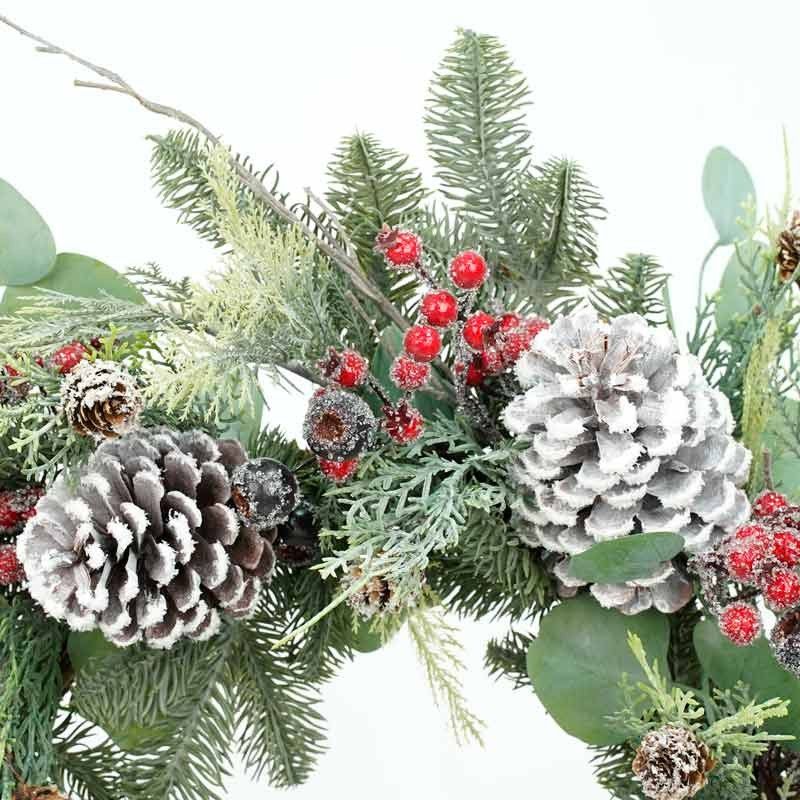 Corona Natalizia con Pigne e Bacche Rosse D.68 cm