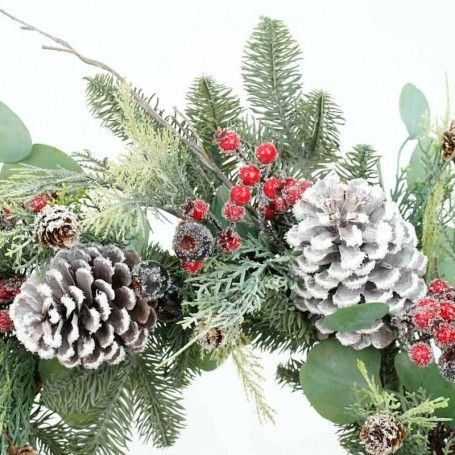 Corona Natalizia con Pigne e Bacche Rosse D.68 cm