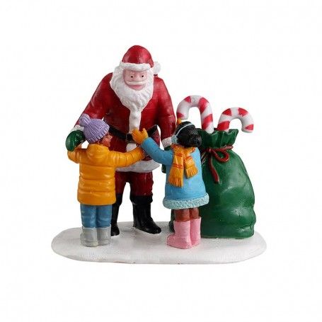 Santa Gets A Hug - Lemax 32211