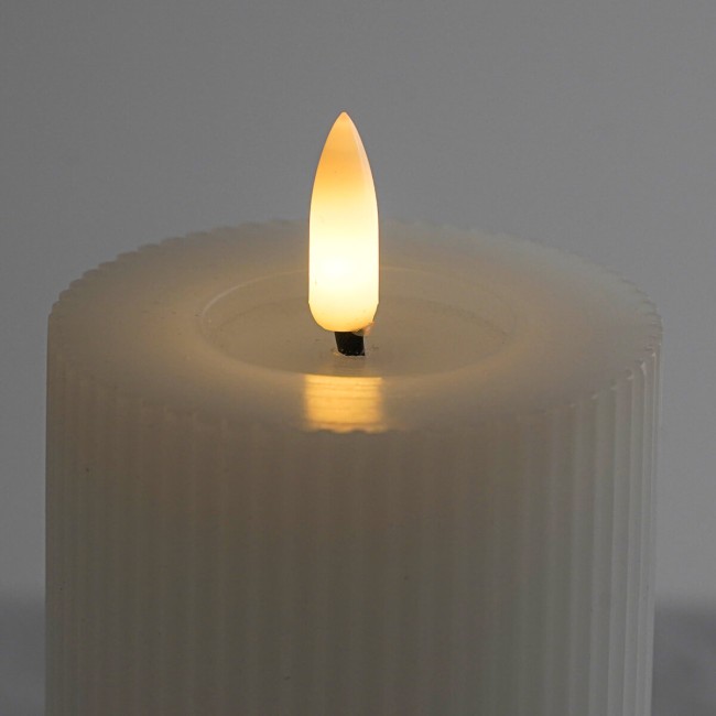 Candela Led Bianca in Cera Rigata