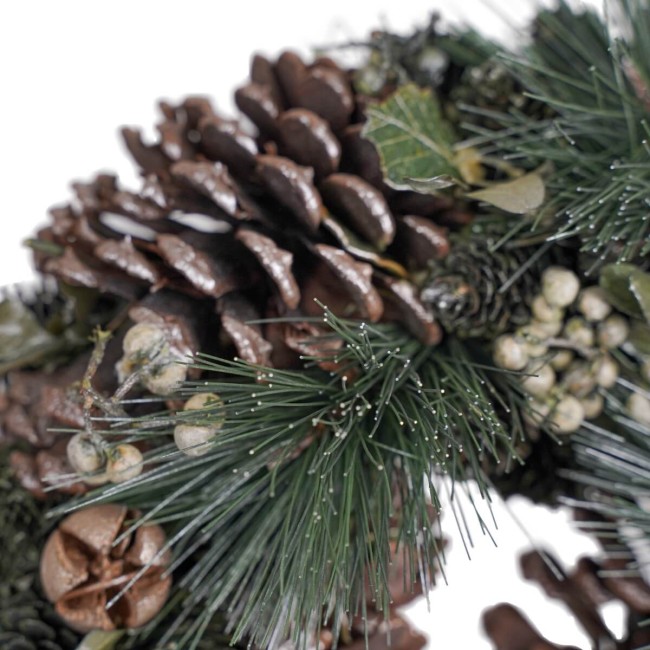 Ghirlanda Natalizia con Aghi di Pino e Pigne